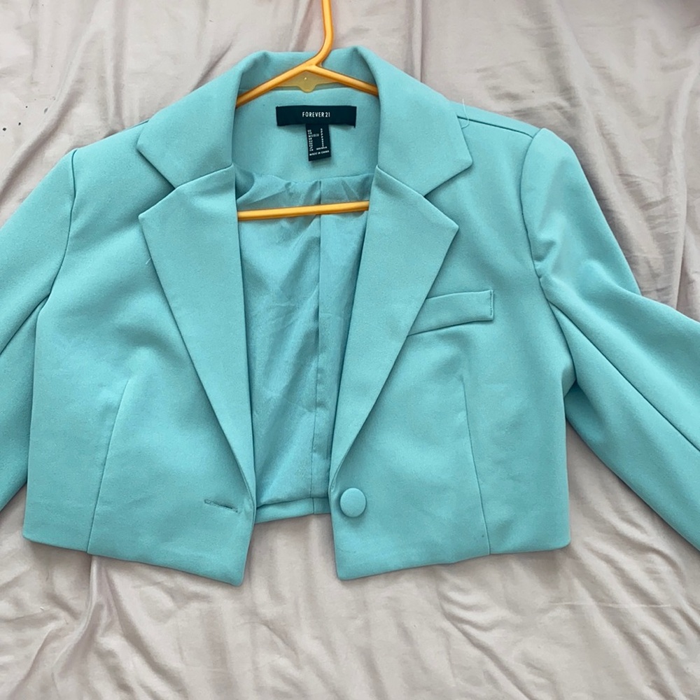 women’s cropped blazer